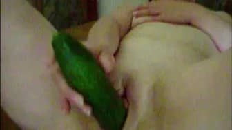 Moni wichst mit Gurke