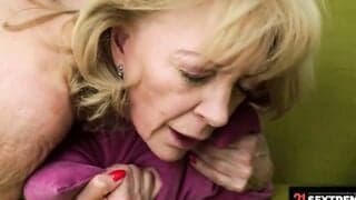 21 SEXTREME - Shredded Stud Spoils Long Ass Mature Lady With His Footlong