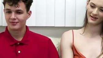 Therapist Mckenzie Lee helps teen girl Olivia Madison fix her relationship with her s