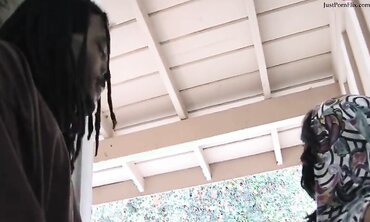 Kandi Kream Is A Horny Hood Girl