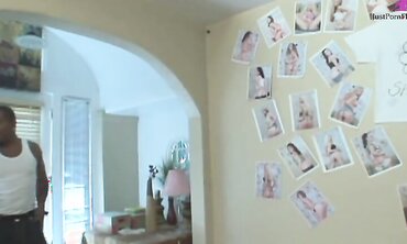 Sindee Is Fucked By A Huge Fat Black Cock And Then Takes A Facial