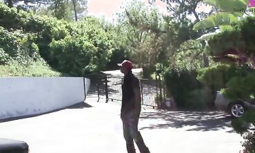 Thick Beautiful Black Girl Fucks a Rapper