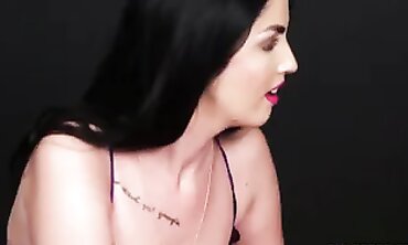 Sensual Female Nude Art Model - Erotic Oil Massage with Sapphire