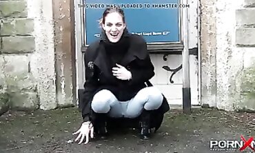 Teenage Newbie's Pee Play in Stretch Jeans - Fashionista Teaches You How to Wear It