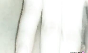 Hot Latina Wakes Up to Self-Masturbate - Spanish Version