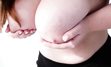 Jugglin' Big Boobs - Sexy Brunette MILF Teaches You How To Handle Bouncy Breasts