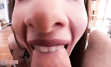 Blonde Babe Gives Sloppy Deepthroat in German - Amateur POV Facial