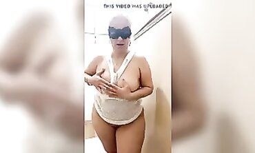 Turkish Milf MeltEm BuYuKCan - Erotic Dance & Striptease in Istanbul Nightclub