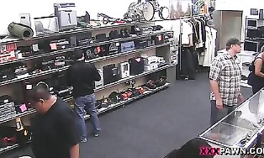 XXXPAWN - Jummy PHAT ASS WHITE GIRL Madisin Lee Attempts To Pawn Some