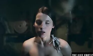 Hottie uses her toothbrush as a plaything on her sleek