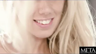 Blonde Babe Fingers Herself To A Mind-blowing Orgasm - SexToy Review