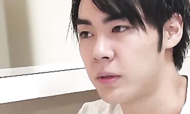 旦那が一服している短い時間で、義理の息子に毎日10発以上中出しされています…。　瀬戸奈々子