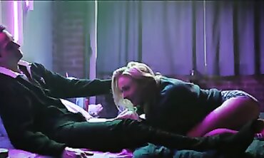 Sophie Turner's Intense Workout Routine - Fitness Guru Helps You Get In Shape