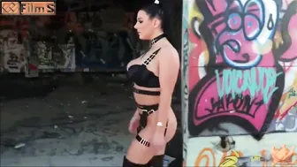 David Guetta x Akon Collaboration - Sexy Diva Seduces You With Her Dance Moves