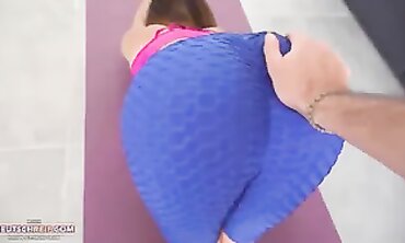 Hot Blonde Teen Gives A Deepthroat BJ And Swallows His Load On Her Face