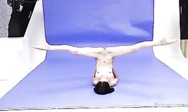 Acrobatic Flexibility Training with Russian Gymnast - Galina Markovа