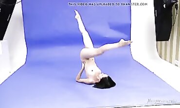Acrobatic Flexibility Training with Russian Gymnast - Galina Markovа