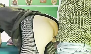 Pokergirls - Scandalous Bluffing Session with Hot Couple