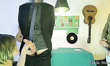 Pokergirls - Scandalous Bluffing Session with Hot Couple