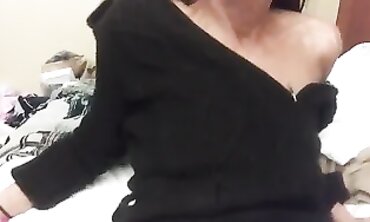 Beauty's Mischievous Milf Gets a Deep Throat Blowjob