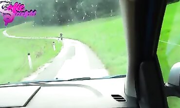 College Girl Gets Rough Outdoor Fuck in a Car