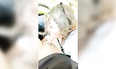 Red Gives a Bimbo Blowjob in the Crimson Light