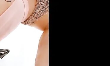Outdoor MILF Story: Latina Slut With Buttplug