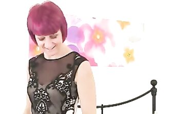British MILF Caroline Gets Fingered