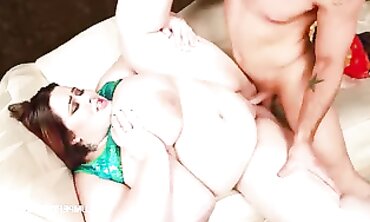 Mandy Majestic Takes a Handjob and Anal Cumshot