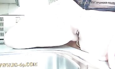 Tattooed Milf Annissa-Yara Gets Wet and Pee