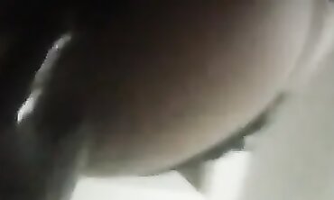 Ebony Babe's Rump Gets Drizzled in Amateur Threesome