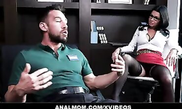 Veronica Avluv Gets Anal Booty Treatment