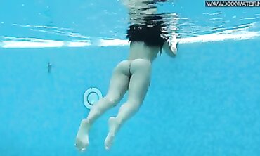 Jessica Lincoln Swims Nude in the Pool