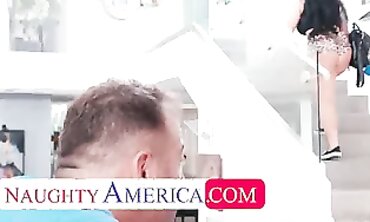 Payton Preslee Gets Oiled Up in Voluptuous America