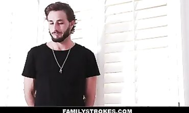Experienced Vanna Bardot Teaches Younger Stepsister