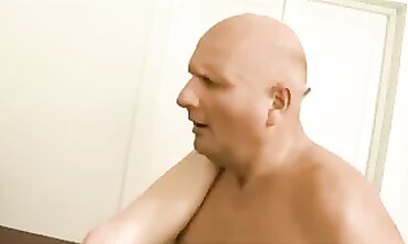 Shione Cooper's Homemade MILF Blowjob
