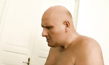 Shione Cooper's Homemade MILF Blowjob