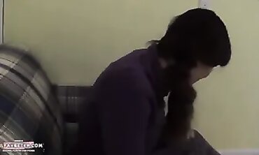 POV: Stiefsohn waermt meine Muschi fuer seinen Vater vor