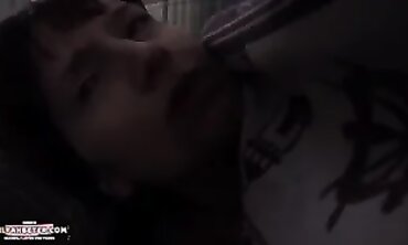 POV: Stiefsohn waermt meine Muschi fuer seinen Vater vor