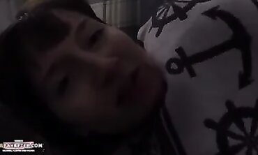 POV: Stiefsohn waermt meine Muschi fuer seinen Vater vor