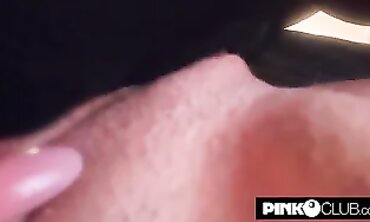 Amandha Fox Gets Fisted and Squirts in Lingerie