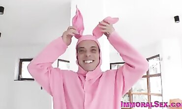 POV: Live Spectacle Blonde Gets Anal Pounded