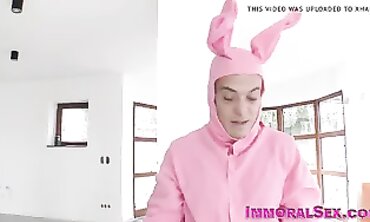 POV: Live Spectacle Blonde Gets Anal Pounded