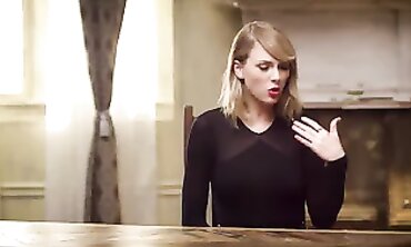 Taylor Swift Shows Off Her Huge Mounds