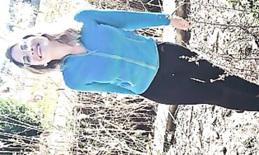 Latina MILF Leidy De Leon Gets Paid for a Public Outdoor Hookup