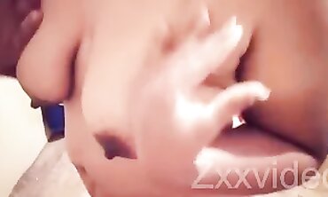 නාගෙන ඇවිත් අක්කා දුන්න ෆන් එක - Zxxvideo