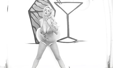 Courtney Taylor Gets Her Bulls Eye Creamed While Scarlett Super-Naughty Slurps The Jizz two