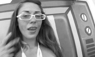 Courtney Taylor Gets Her Bulls Eye Creamed While Scarlett Super-Naughty Slurps The Jizz two