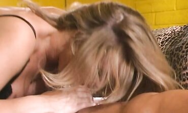 Wendy Is Buxomy And Mature And Tastes The Spunk