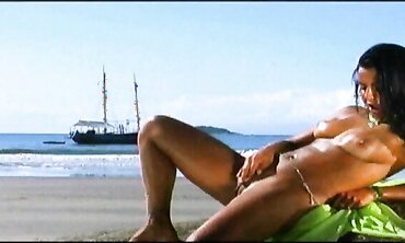 Ju Pantera Enjoys Dream Island
